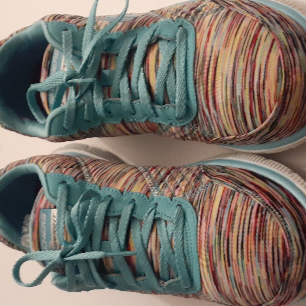 SKECHERS  MEMORY FOAM LITE WEIGHT PRE-OWNED WOMEN'S SIZE 11